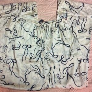 Stylish Pajama Set with Bow Print